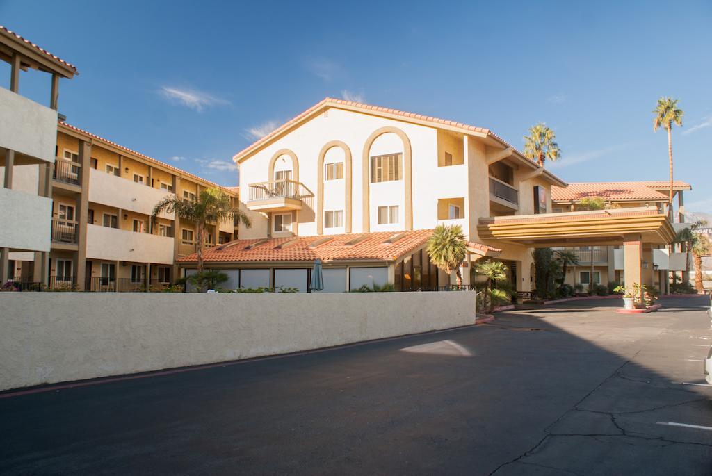 Red Lion Inn & Suites Cathedral City Palm Springs Exterior photo